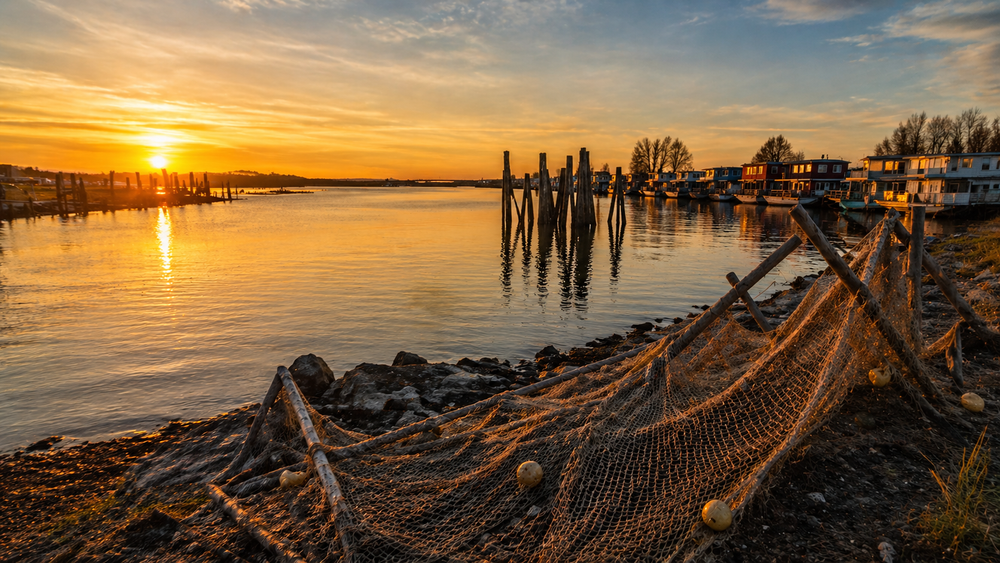 The Historical and Economic Legacy of Canoe Pass and the Hwlitsum People