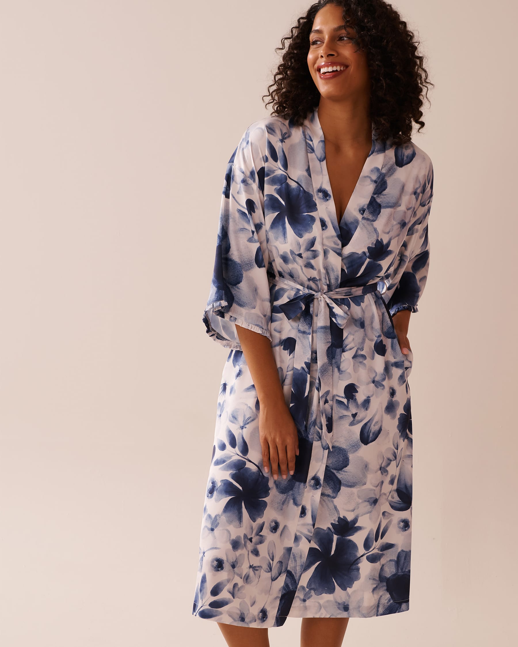 These silky robes make me feel like a 40s movie starlet 🎥