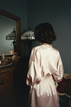 These silky robes make me feel like a 40s movie starlet 🎥