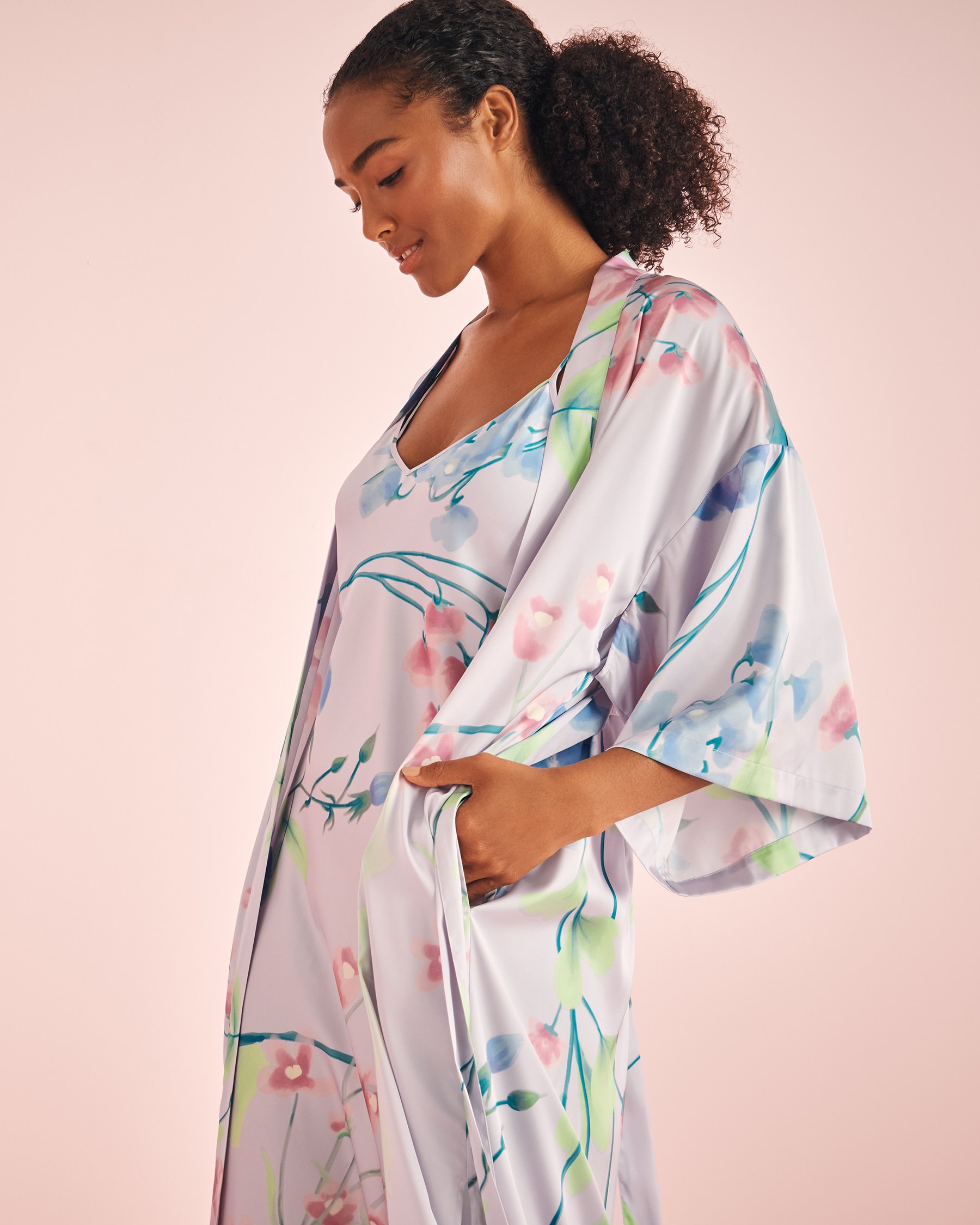 These silky robes make me feel like a 40s movie starlet 🎥