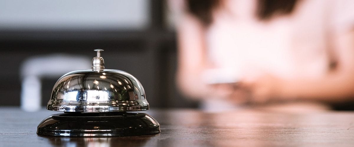 Distriktsjuveler truet, rekord for overnattinger, turistene ler av nordmenn,..